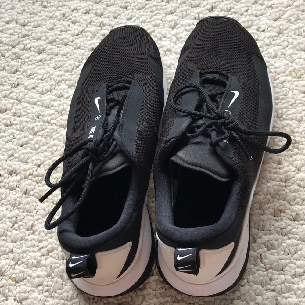 nike rivah
